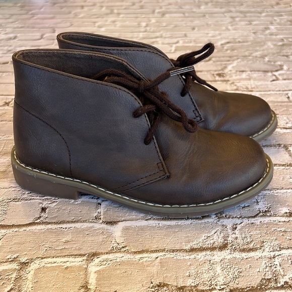 Boys size 13 shoes - Picture 2 of 6